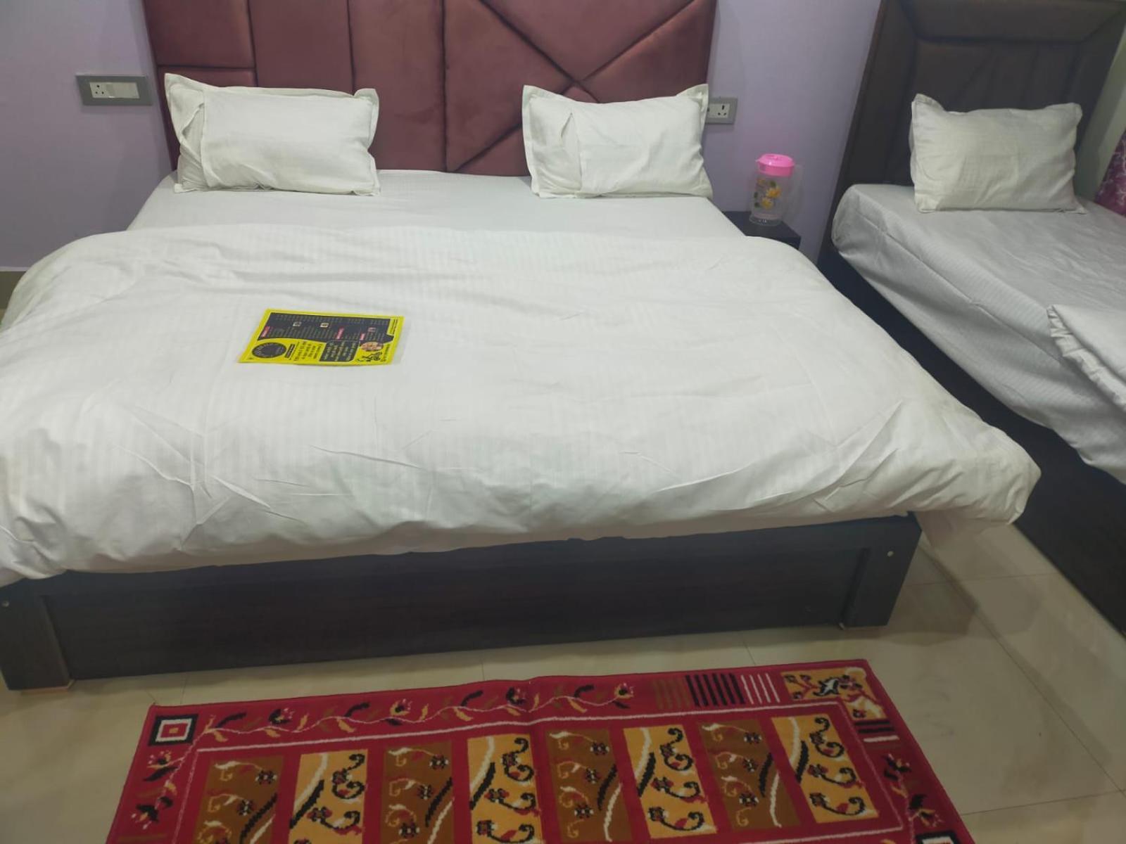 Dixit Residency Hotel Vrindavan Bagian luar foto