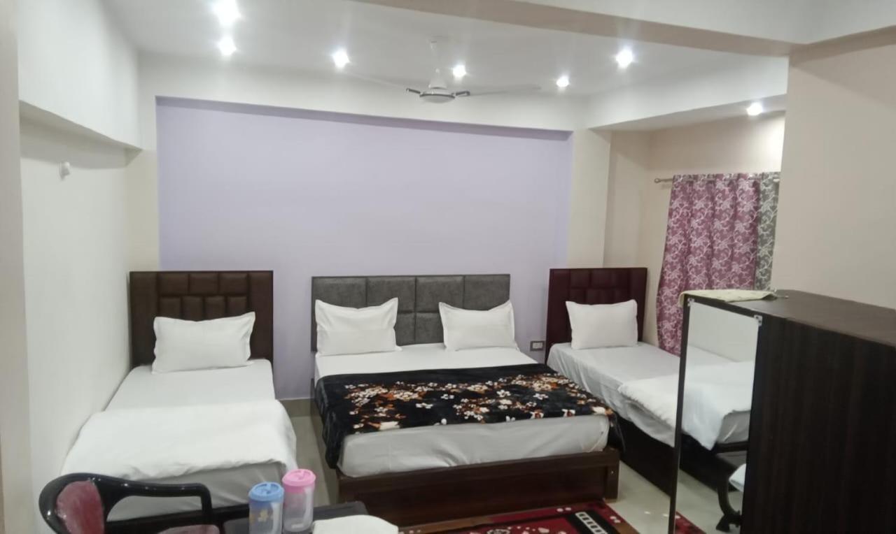 Dixit Residency Hotel Vrindavan Bagian luar foto