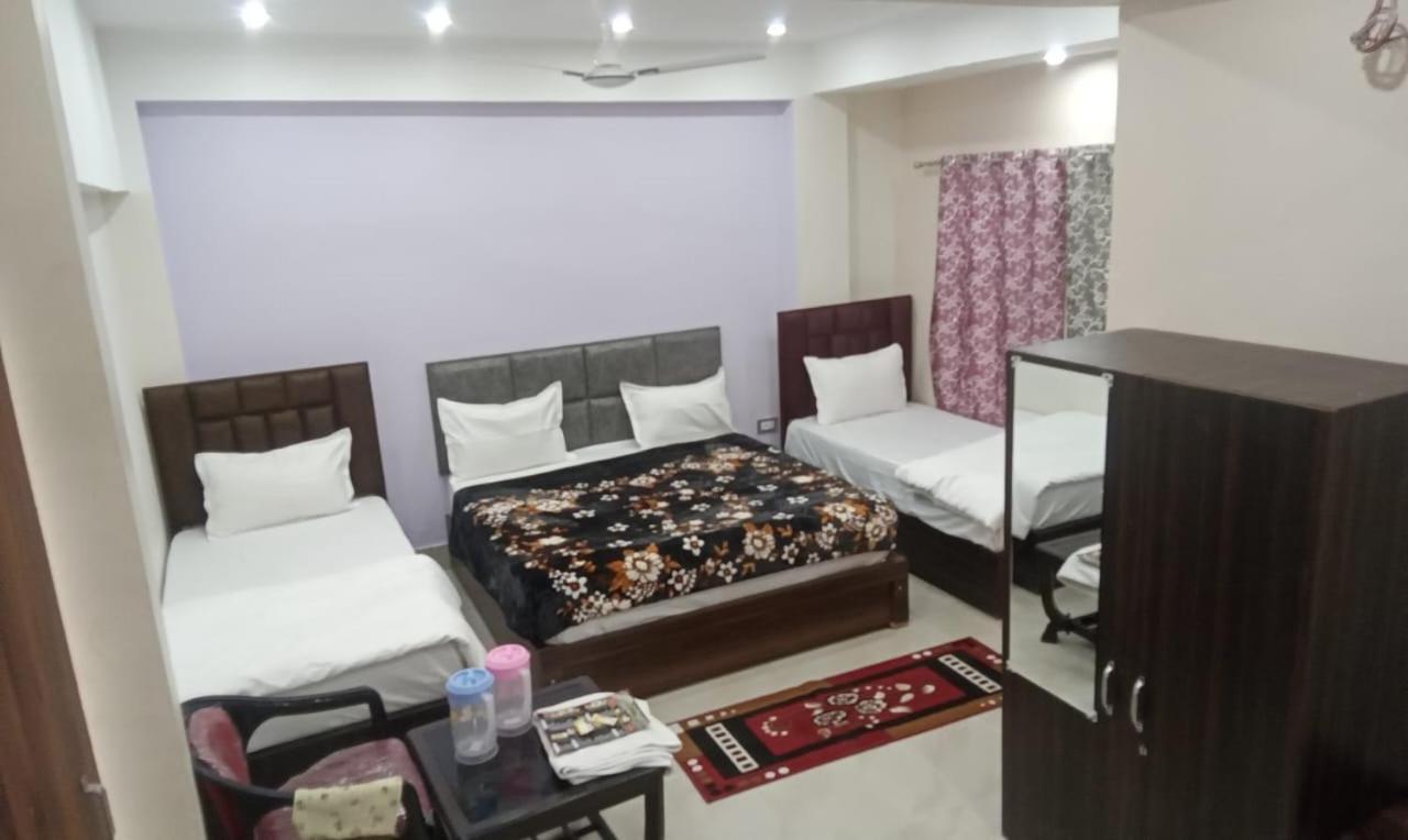 Dixit Residency Hotel Vrindavan Bagian luar foto